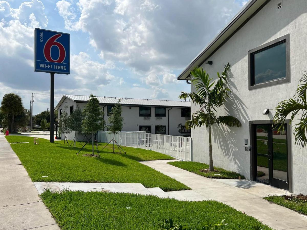 Motel 6-Fort Lauderdale, Fl Εξωτερικό φωτογραφία